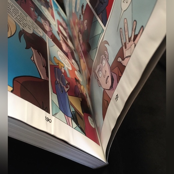 Five Night’s at Freddy’s The Graphic Novel - The Twisted Ones - Paperback - Picture 7 of 7